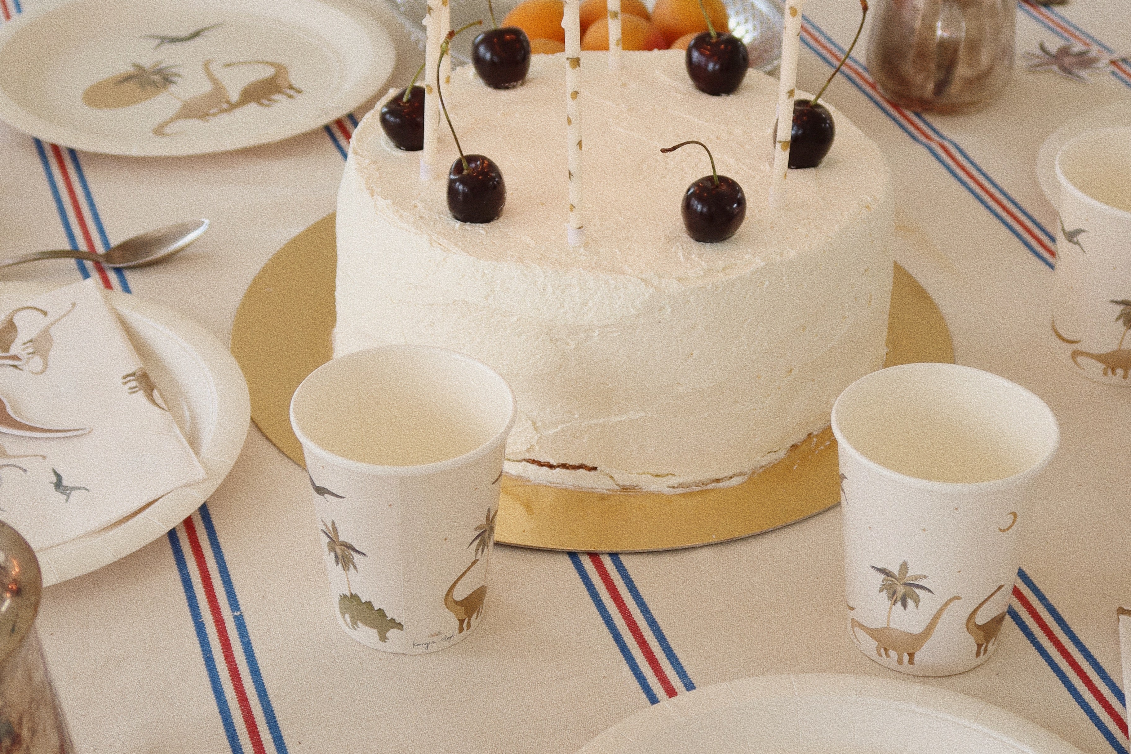 Konges Sløjd A/S Fødselsdag & dekoration dino