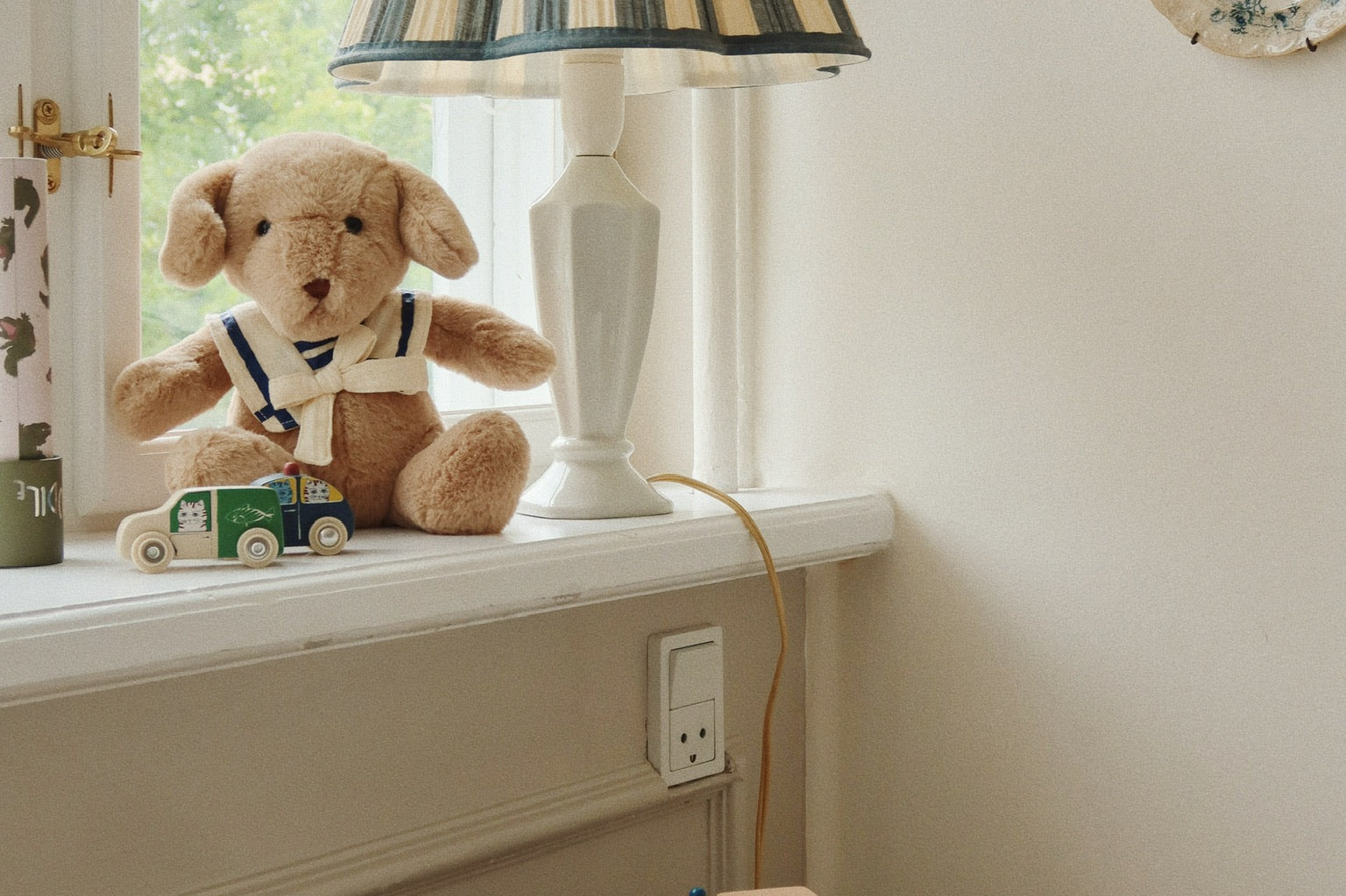 Konges Sløjd A/S Opbevaring off white/kick it