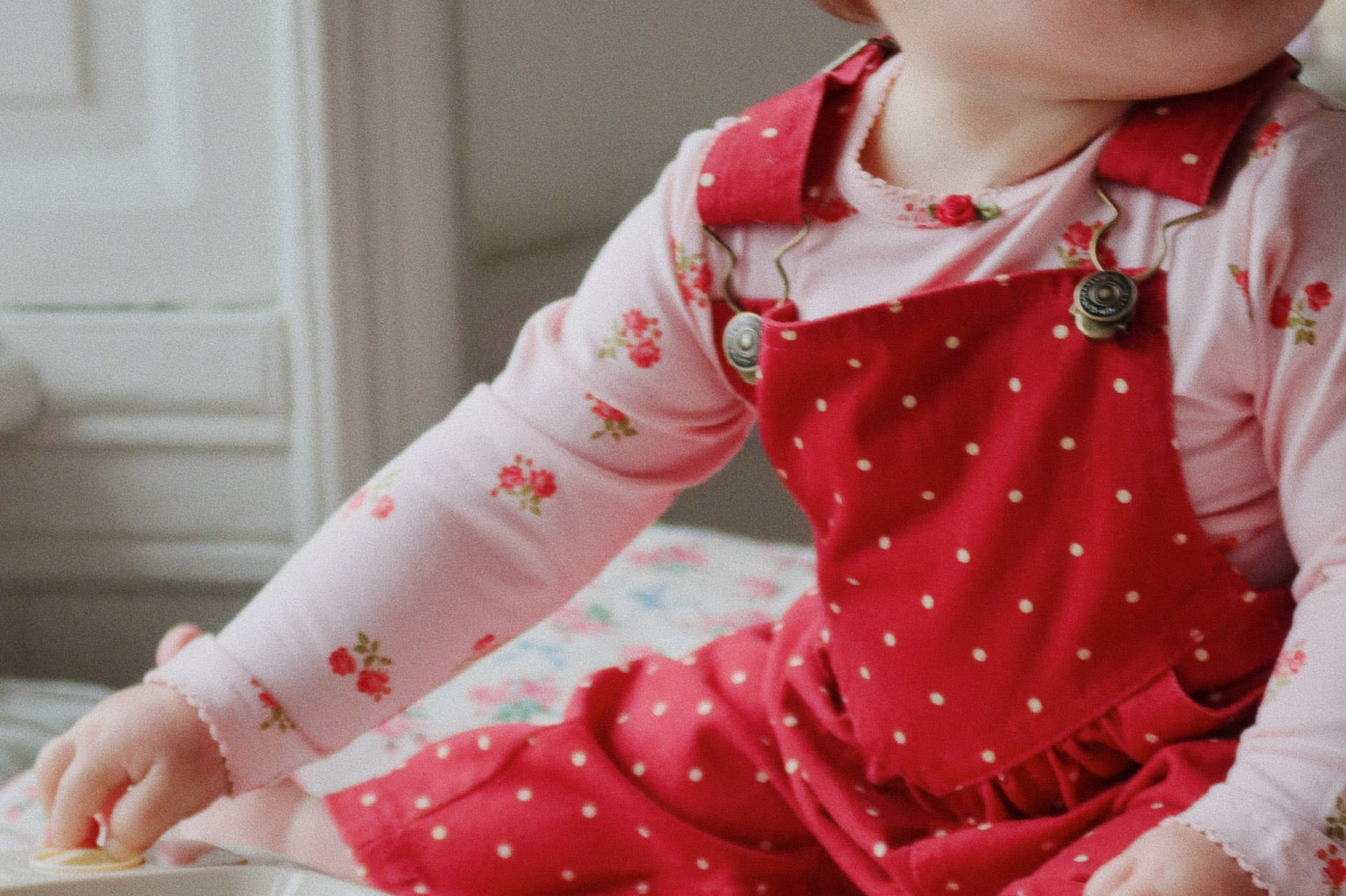 Konges Sløjd A/S Rompere og buksedragter - Vævet strawberry dot