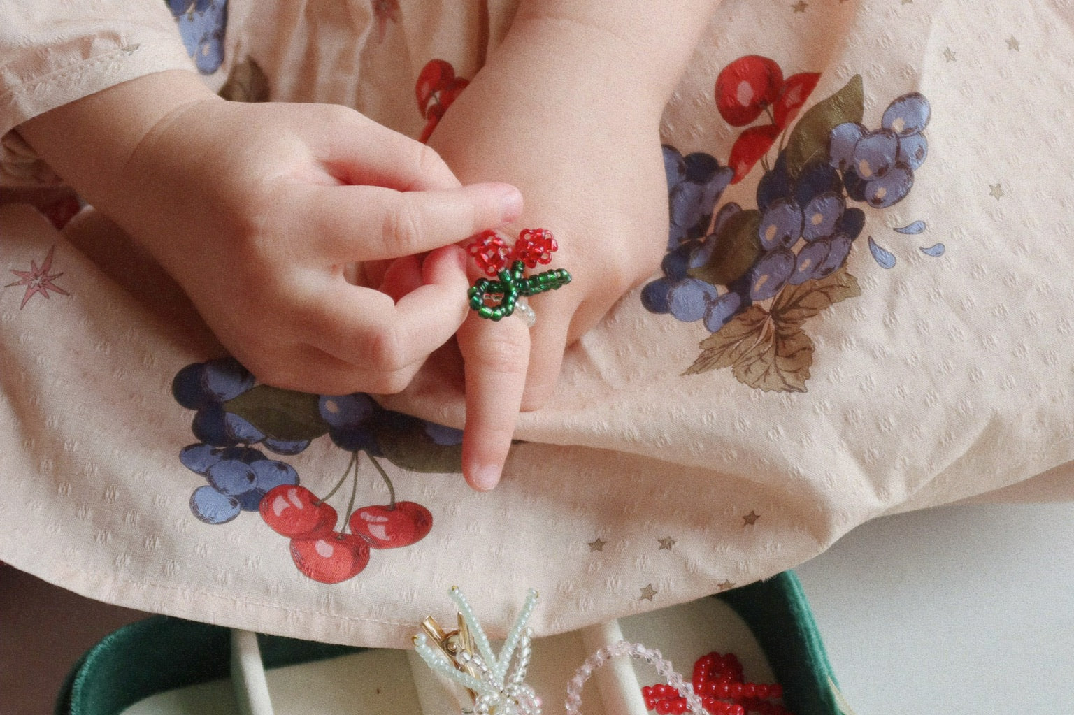 Konges Sløjd A/S Smykker bottle green