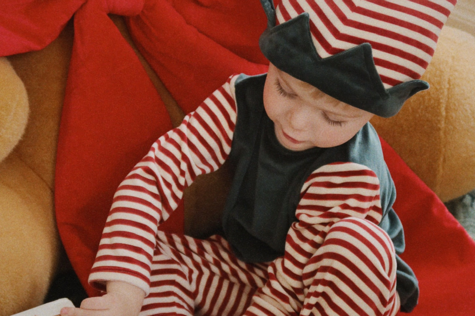 Konges Sløjd A/S Kostumer greener pastures/red dahlia stripe