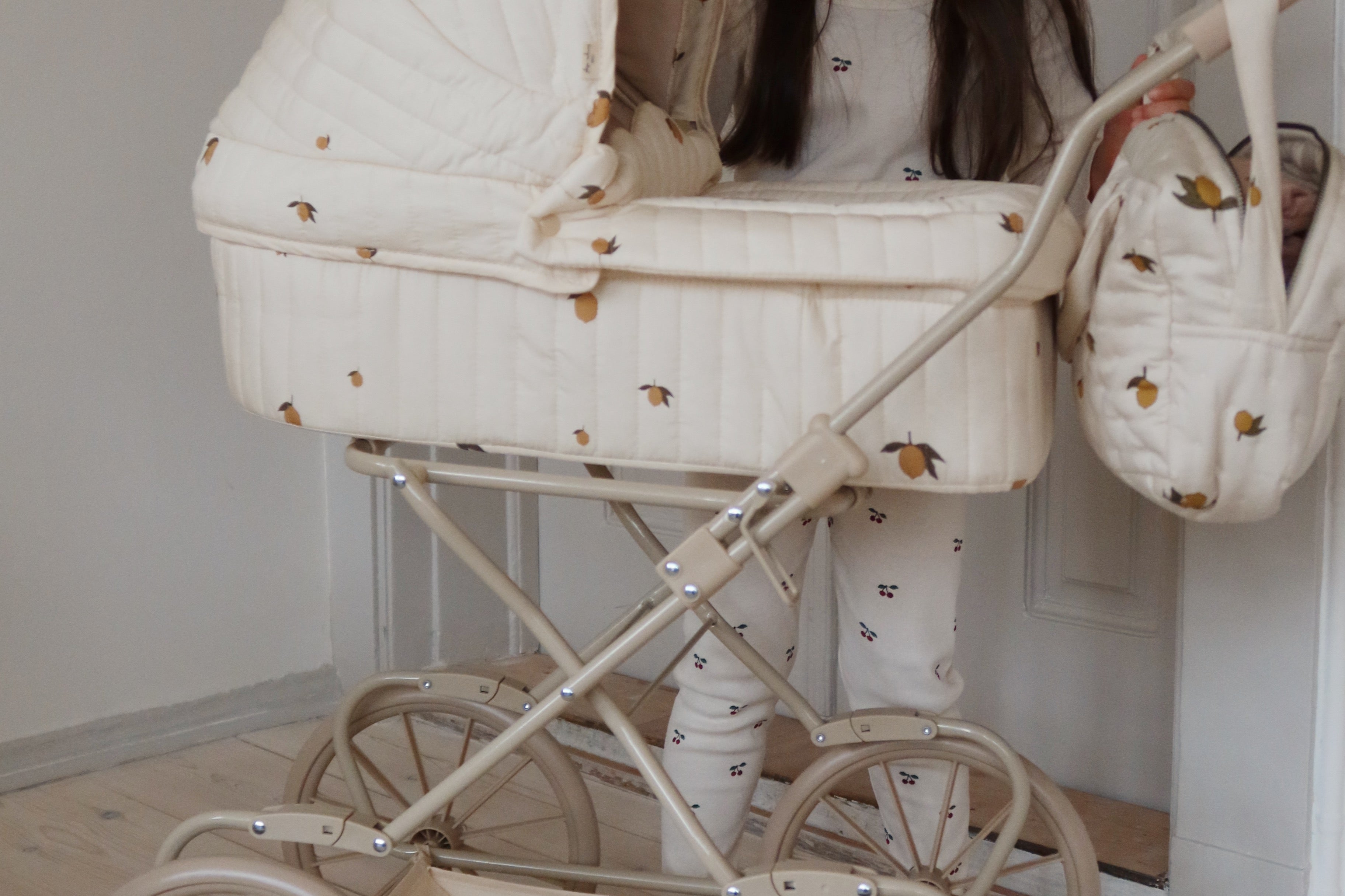 Konges Sløjd A/S Dukke legetøj lemon