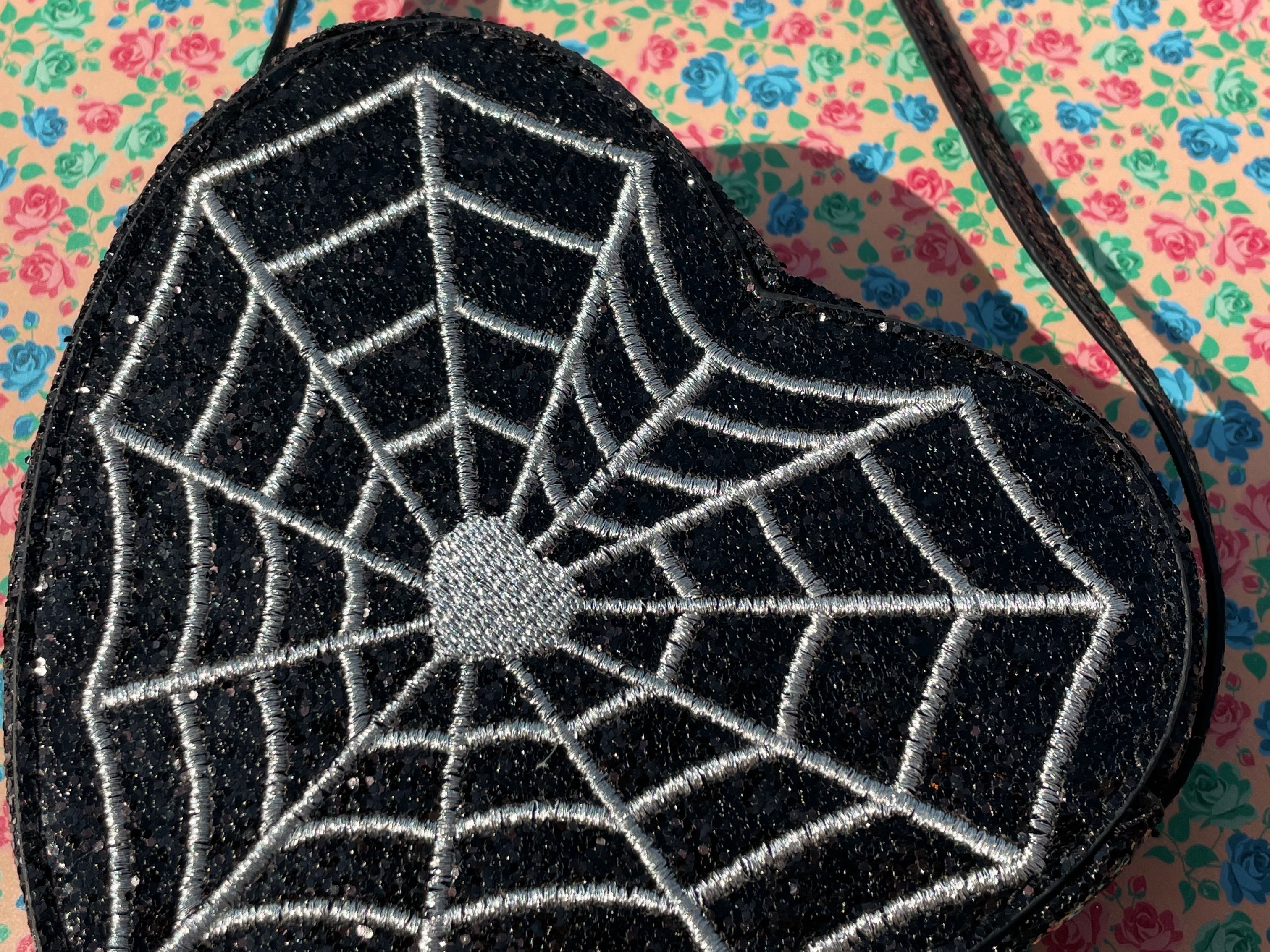 Konges Sløjd A/S Tasker og punge black spider web