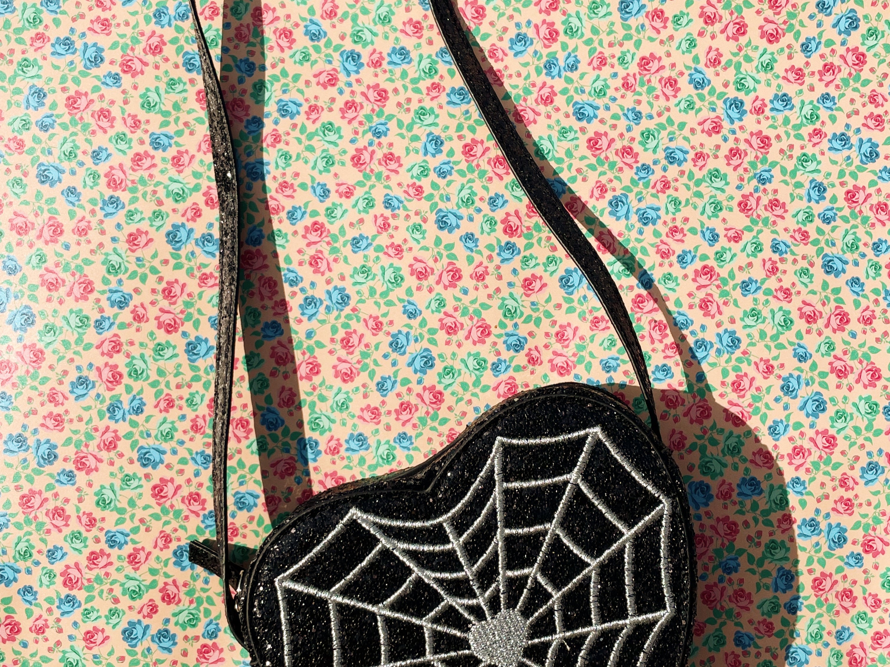 Konges Sløjd A/S Tasker og punge black spider web