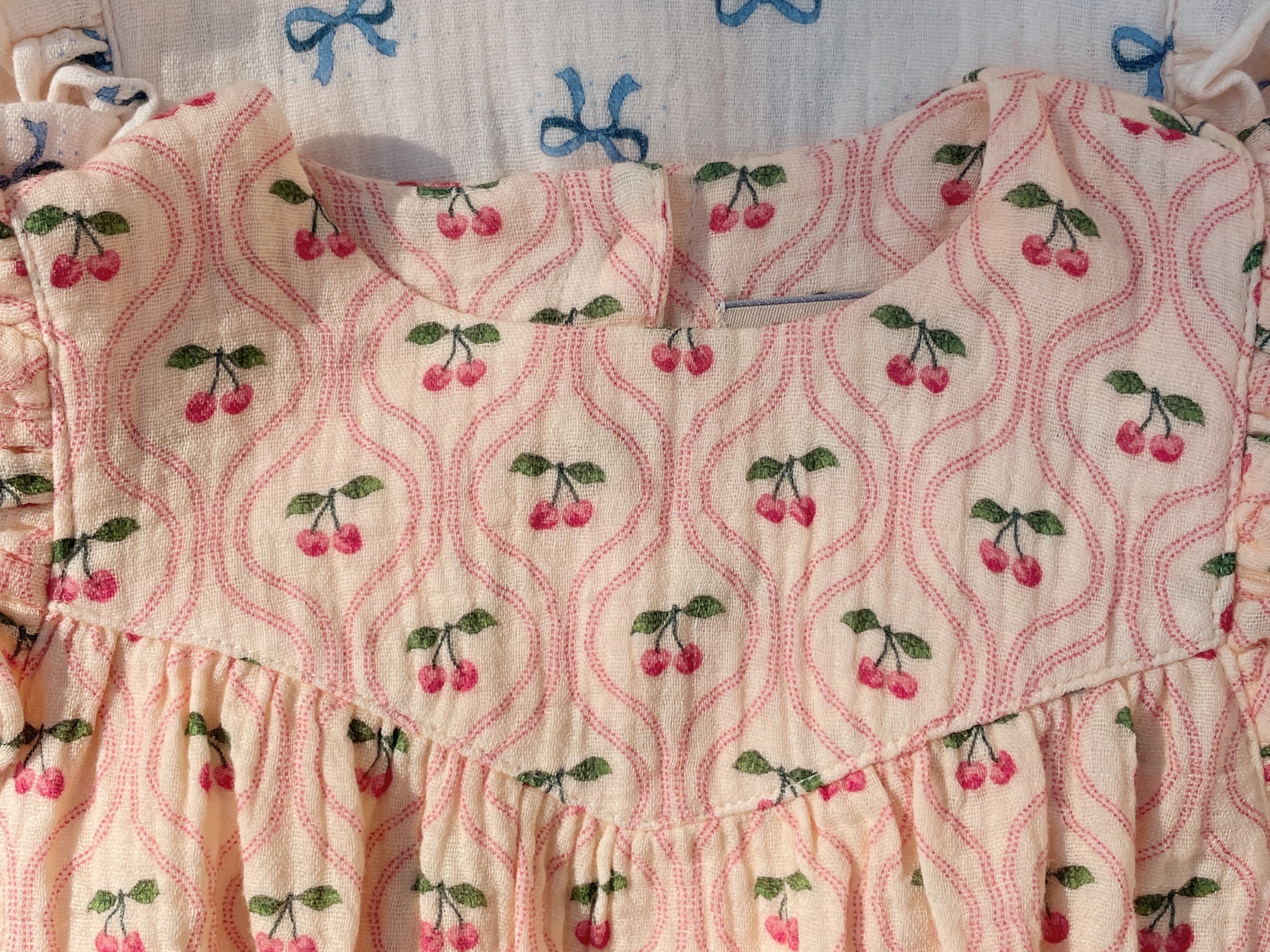 Konges Sløjd A/S Rompere og buksedragter - Vævet cherry pink motif