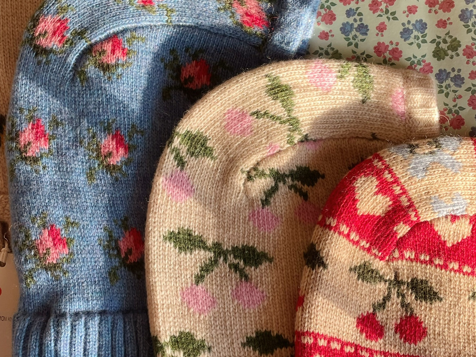 Konges Sløjd A/S BALACLAVAS rosie shades