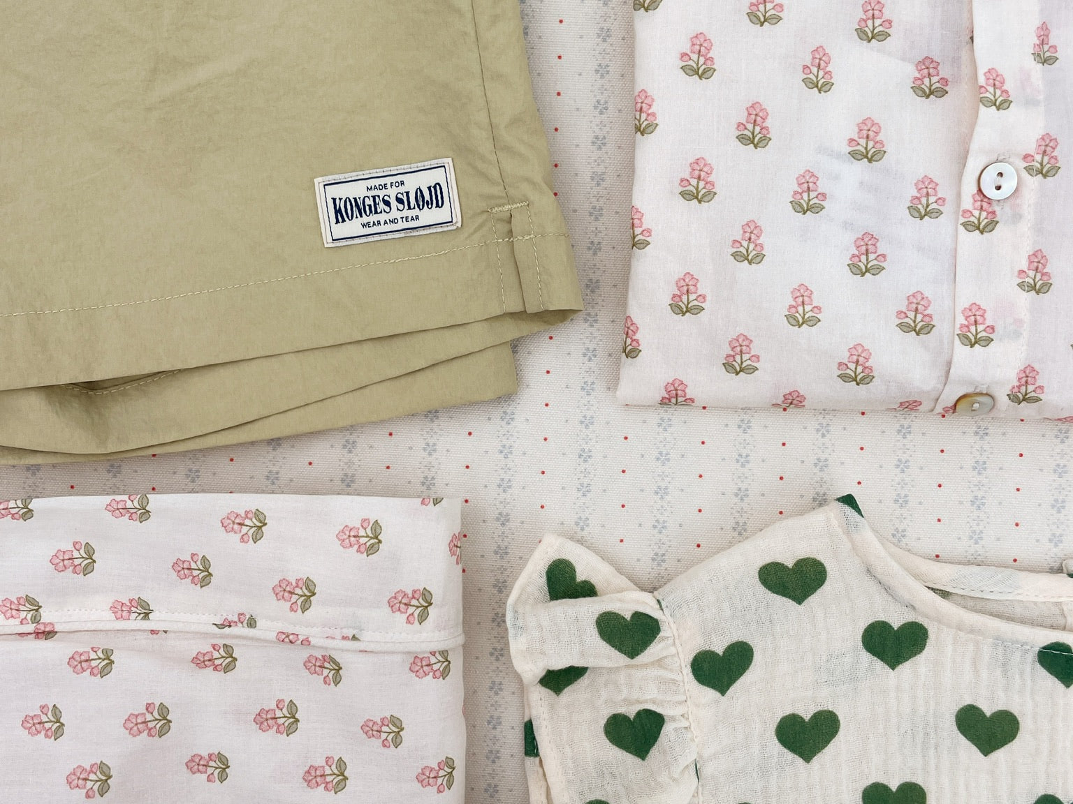 Konges Sløjd A/S WOVEN PANTS carta fiori