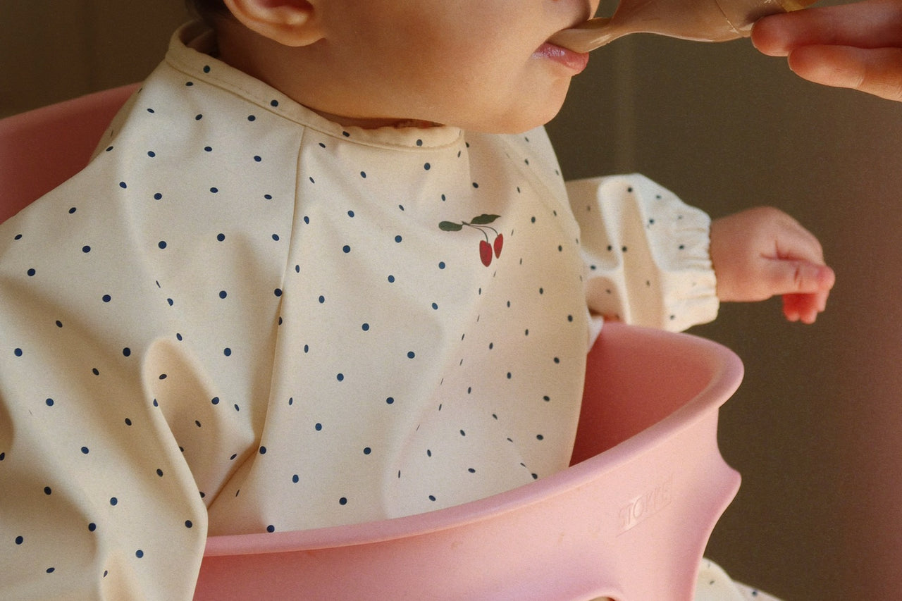 Konges Sløjd A/S DINNER BIBS navy dot/rain washed