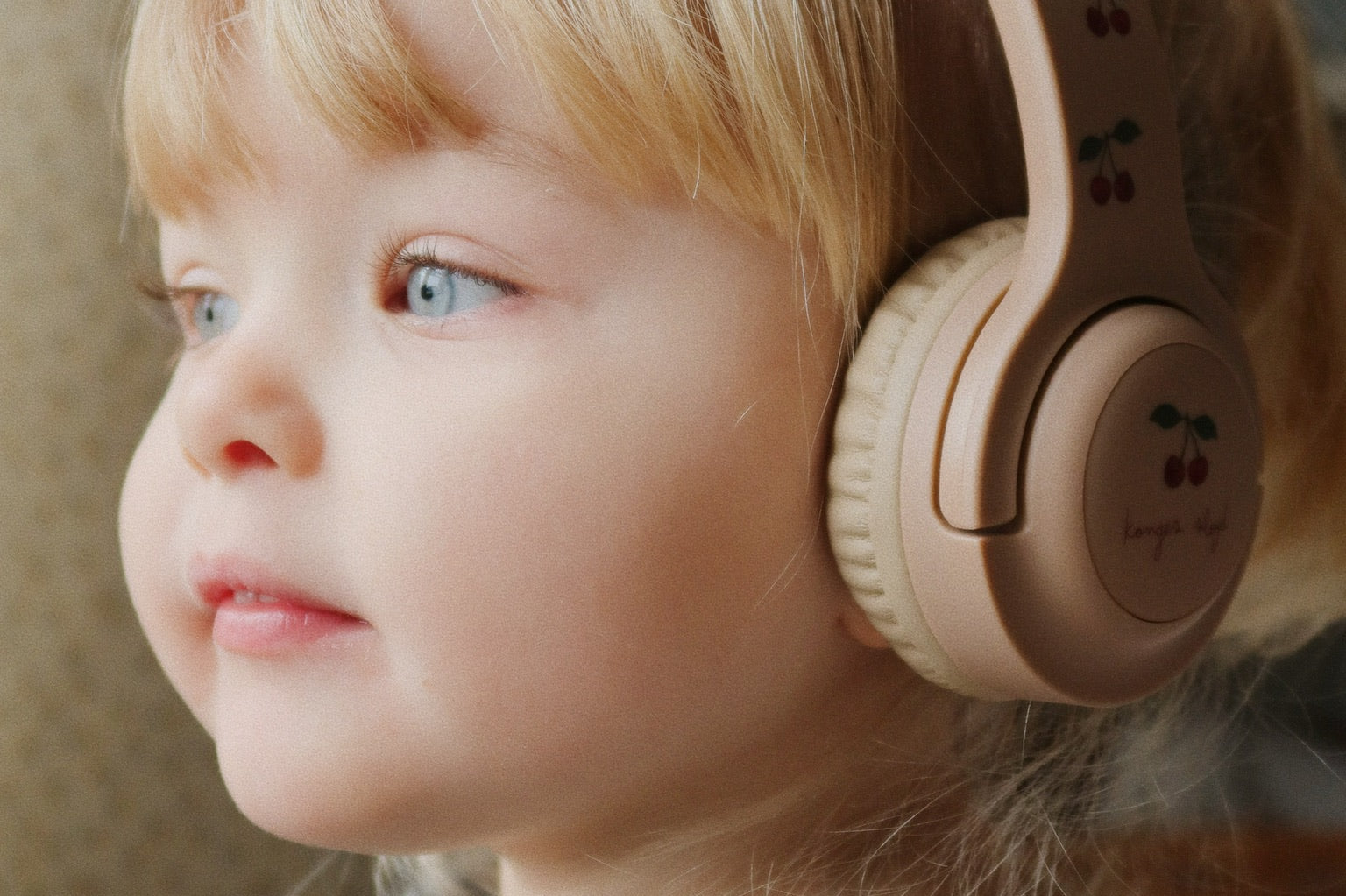 Konges Sløjd A/S Legetøj med musik cherry blush