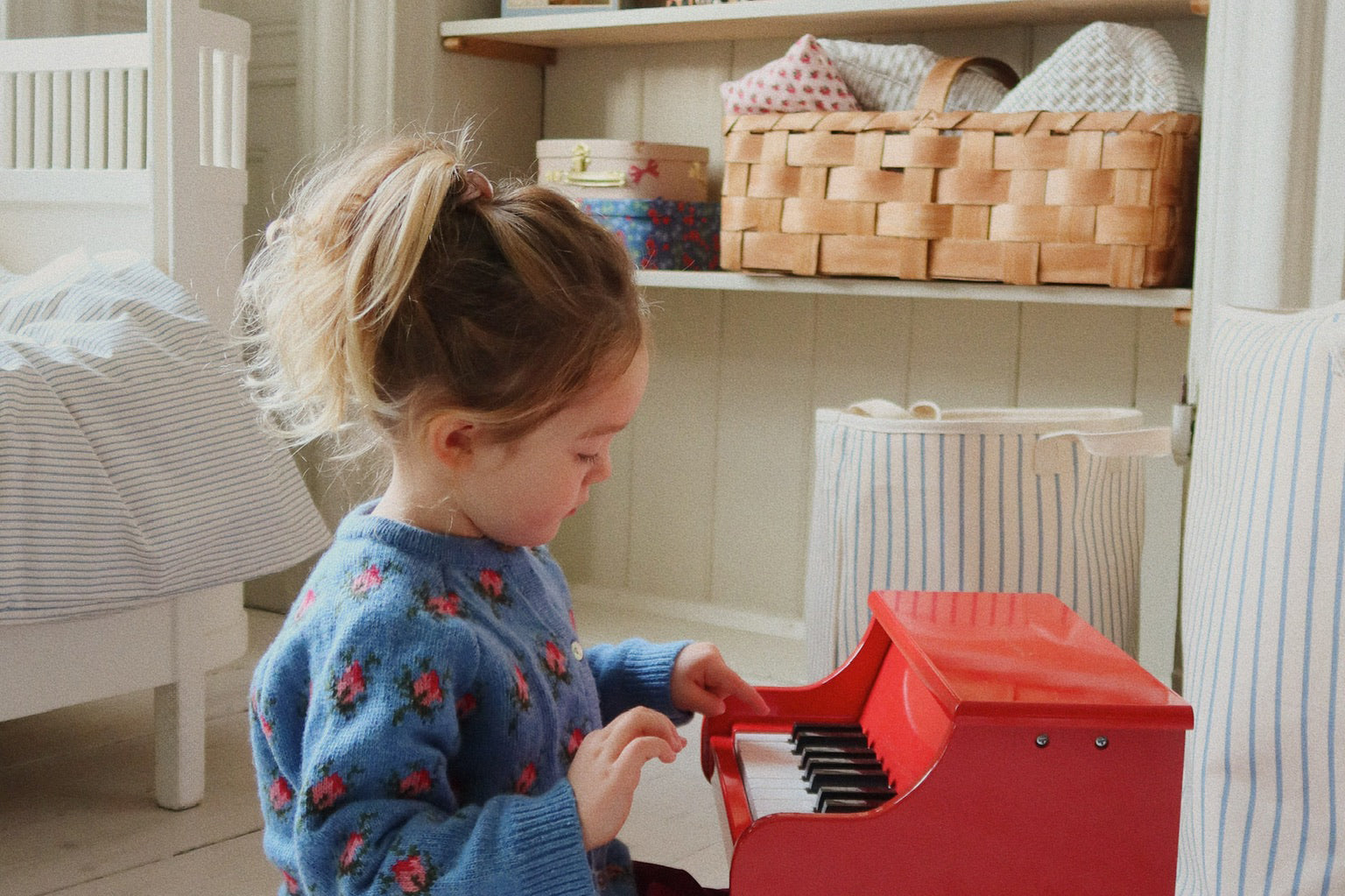 Konges Sløjd A/S Legetøj med musik red