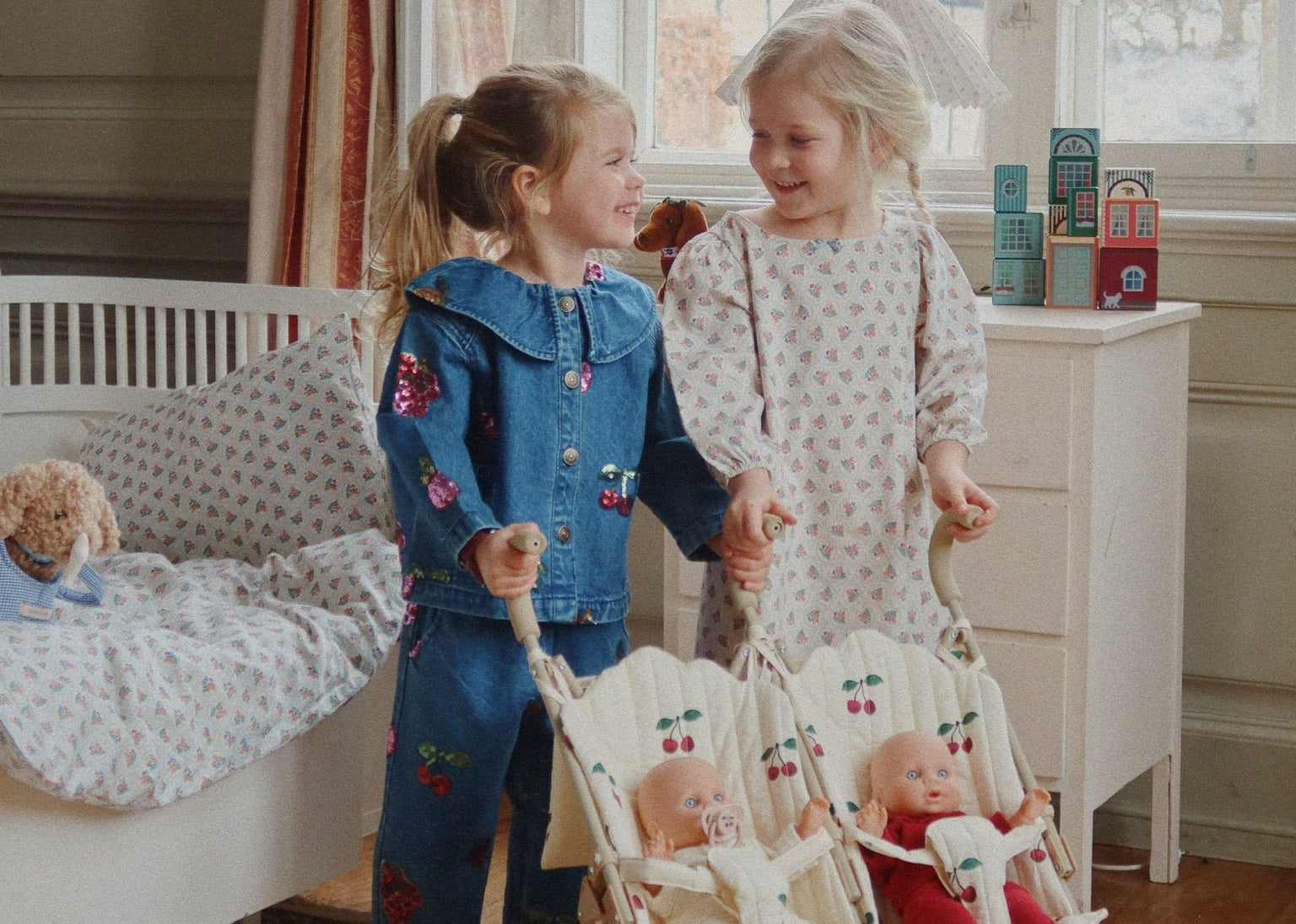Konges Sløjd A/S Dukke legetøj ma grande cerise