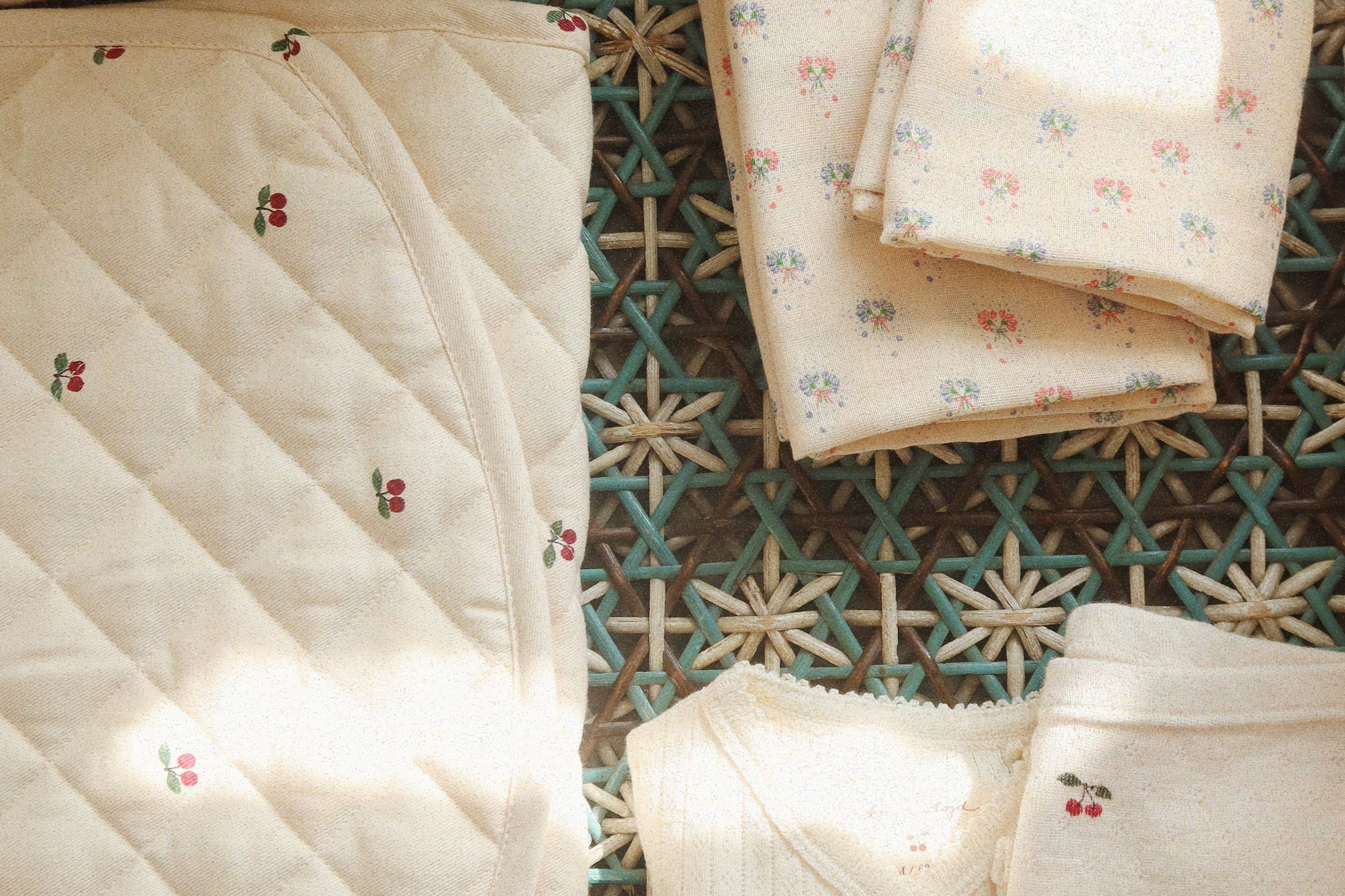 Konges Sløjd A/S Toilettasker antique white