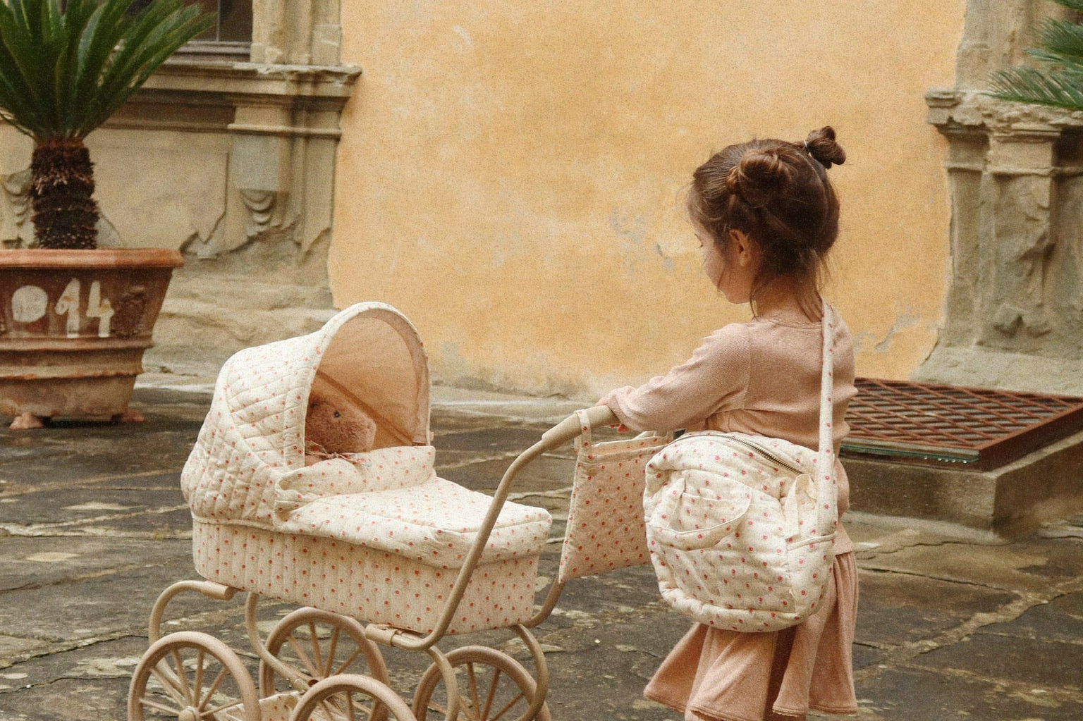 Konges Sløjd A/S Dukke legetøj estate dot