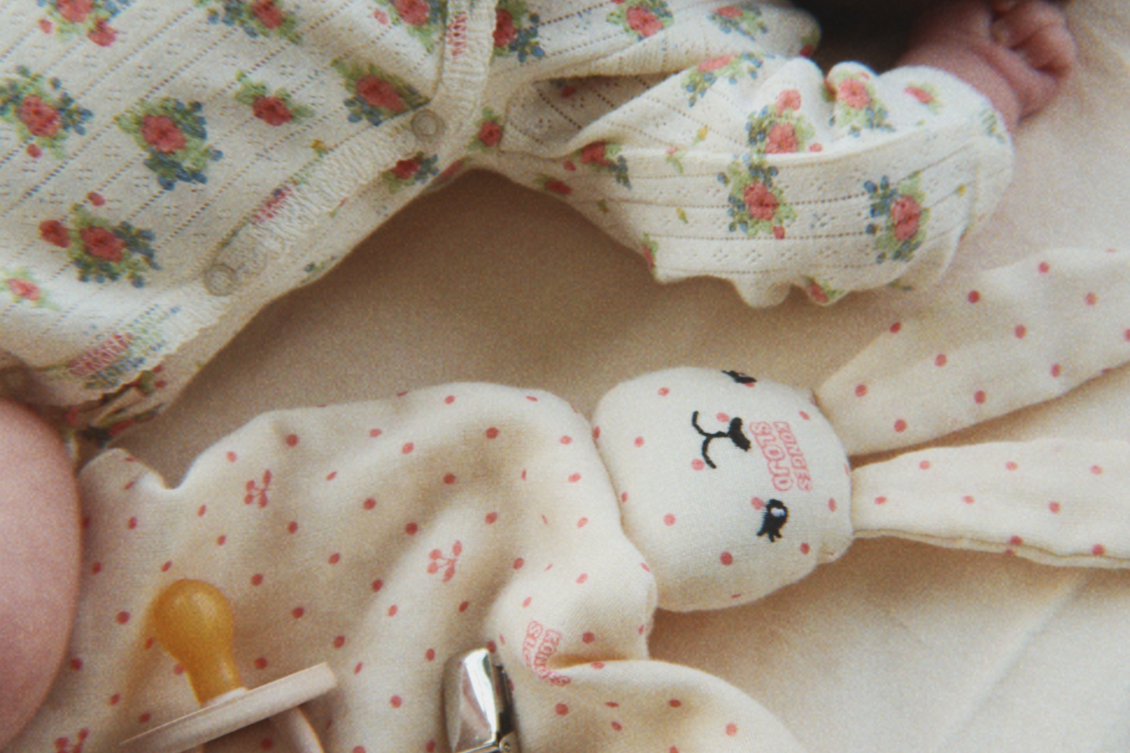 Konges Sløjd A/S PACIFIERS cherry dot