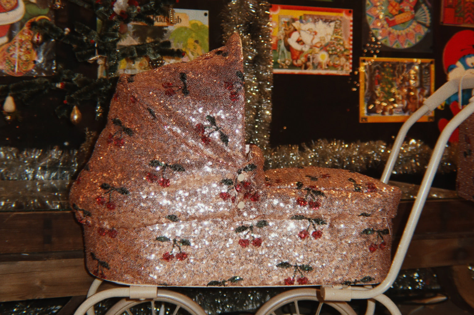 Konges Sløjd A/S DOLL ESSENTIALS cherry sequin