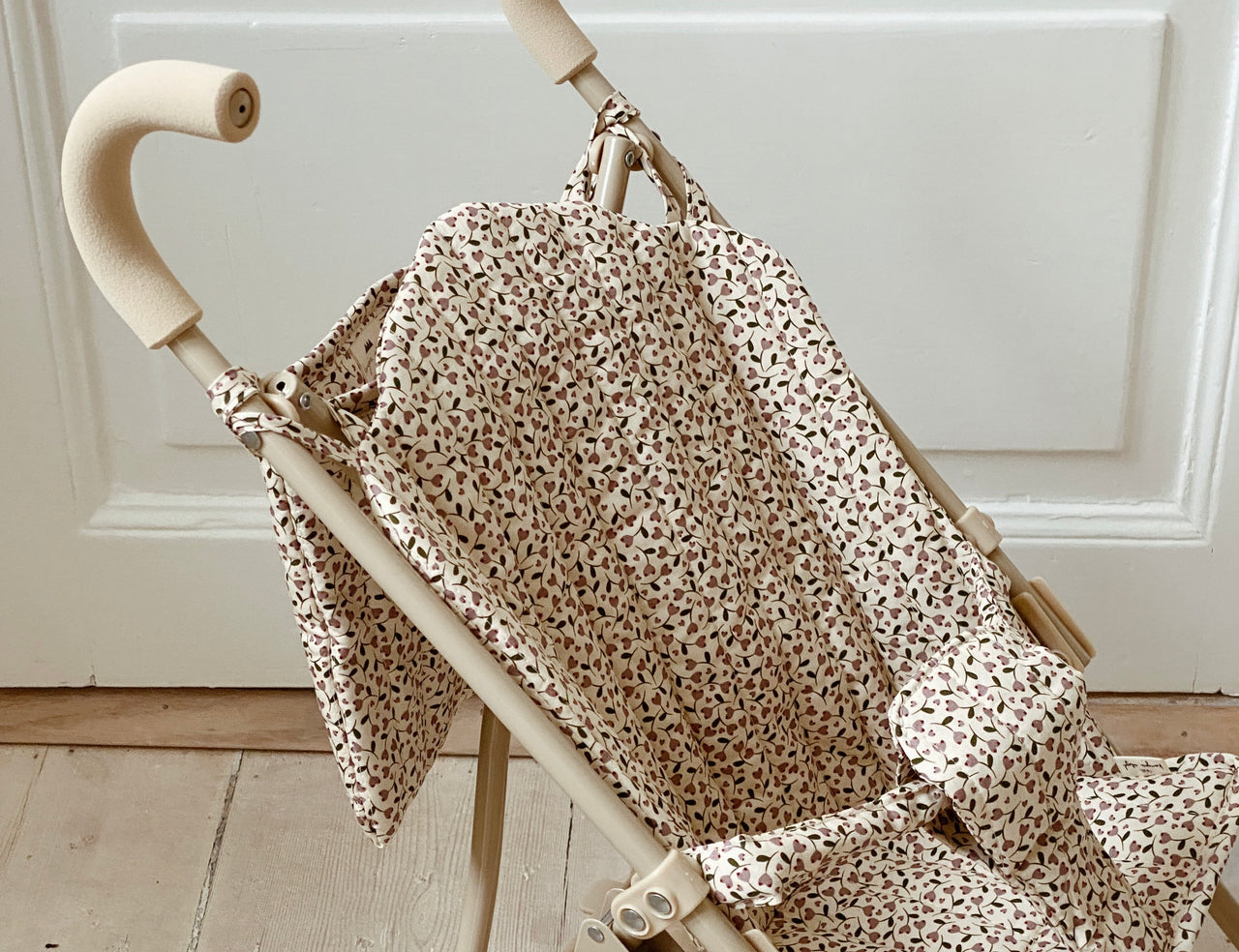 Konges Sløjd A/S DOLL ESSENTIALS milk tank